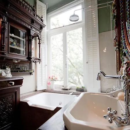 B&B Cubacasa 스헤르토헨보스