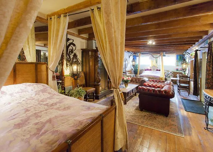 Alojamento de Acomodação e Pequeno-almoço Cubacasa 4*